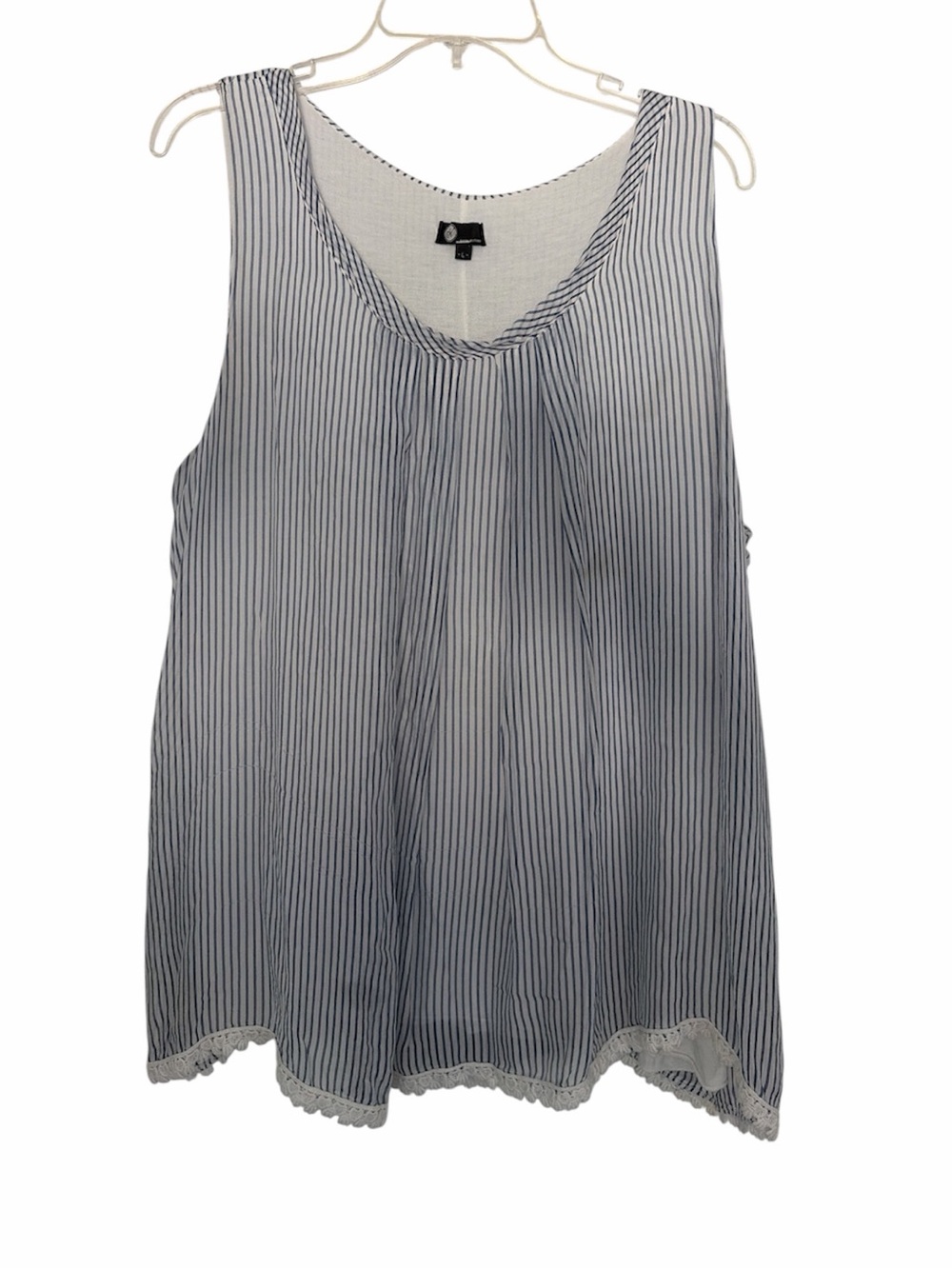 Striped Sleeveless Lace-Hem Tank Top - White/Navy